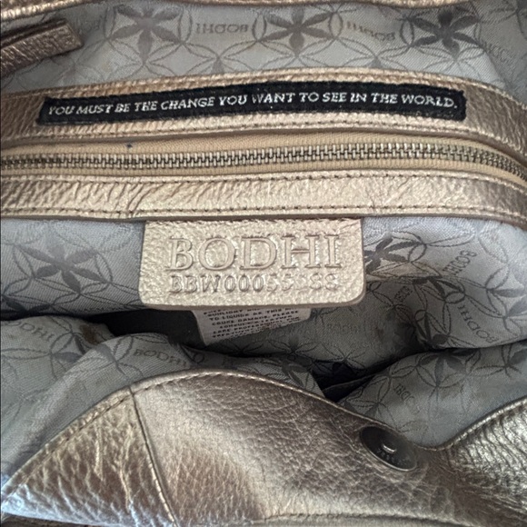 BODHI BRAND GOLD METALLIC LEATHER SHOULDER BAG SILVER HARDWARE WITH SILVER STUDS